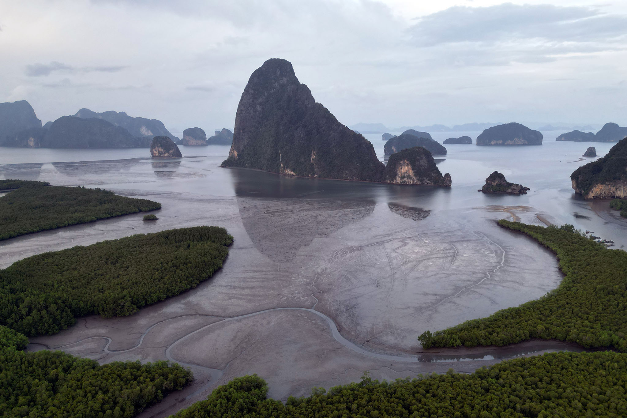 Phang Nga laht mõõnaajal.